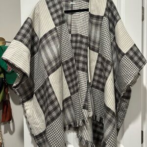 Aerie Checkered Wrap in Black and Cream